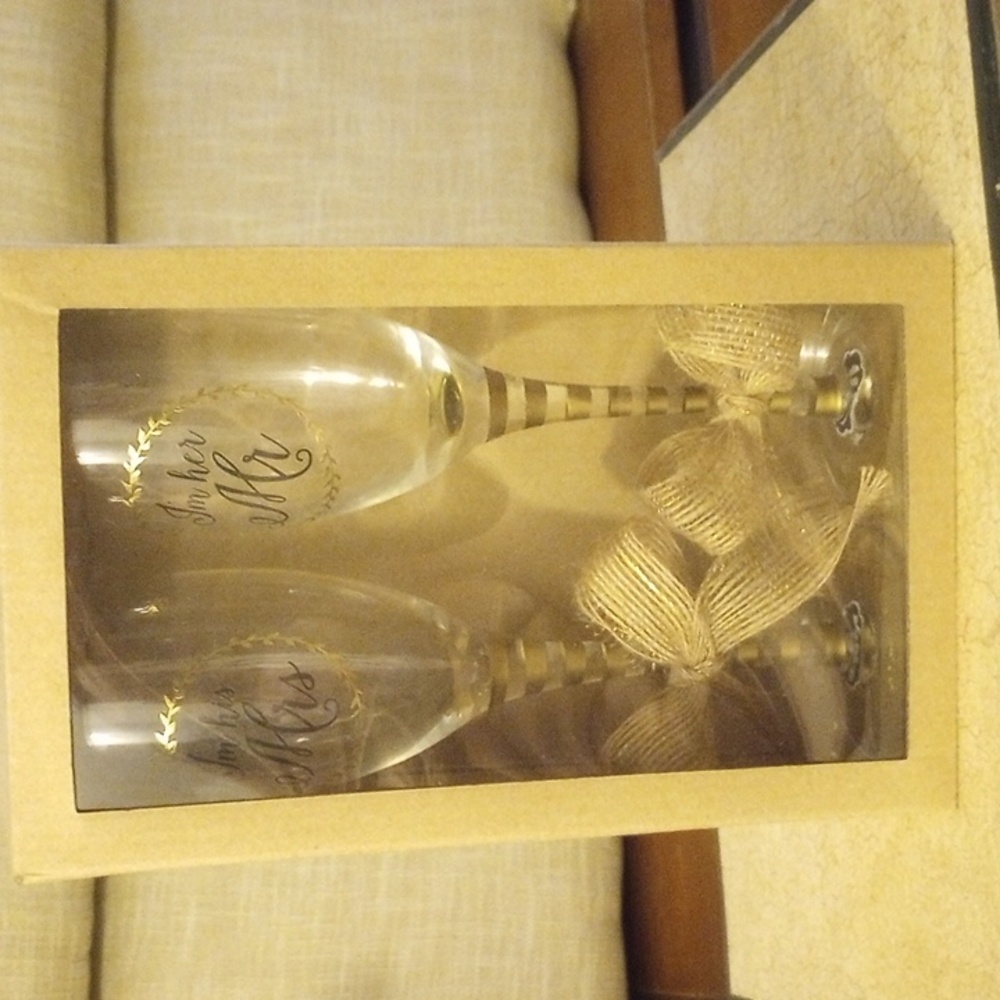 NWOT Champagne Glasses for Wedding Toast. Bride and Groom Glasses champagne .